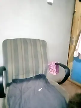 Snapshot of 199Gif chatting on 04/22/26, 10:33 199Gif online show from 04/22/26, 10:33