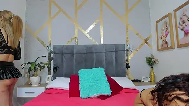 Danna Reyees online show from 11/22/25, 11:53