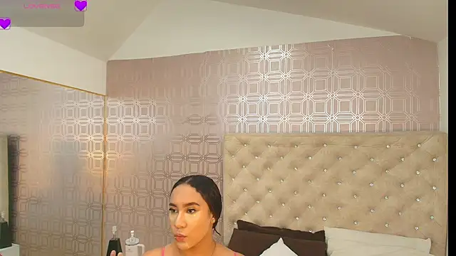 Snapshot of Sara_Desire chatting on 01/29/25, 12:24 Sara Desire online show from 01/29/25, 12:24