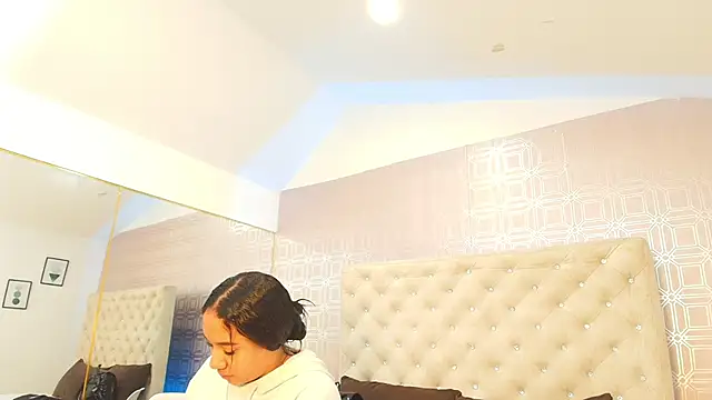 Snapshot of Sara_Desire chatting on 02/01/25, 12:26 Sara Desire online show from 02/01/25, 12:26