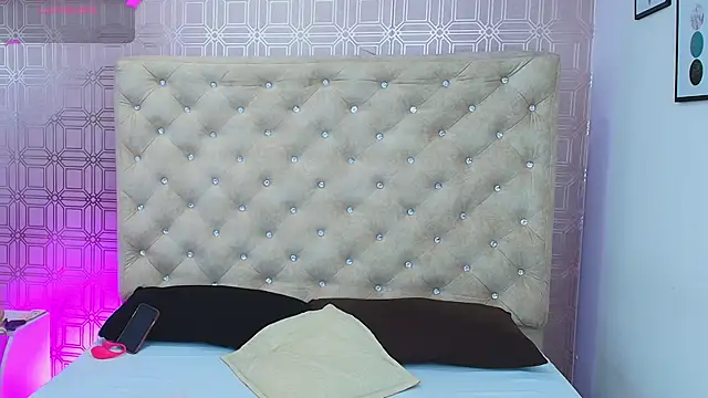 Snapshot of Sara_Desire chatting on 02/28/25, 12:31 Sara Desire online show from 02/28/25, 12:31