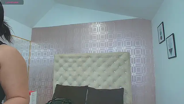 Snapshot of Sara_Desire chatting on 03/20/25, 12:22 Sara Desire online show from 03/20/25, 12:22