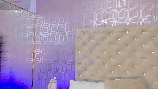 Snapshot of Sara_Desire chatting on 09/10/25, 03:34 Sara Desire online show from 09/10/25, 03:34