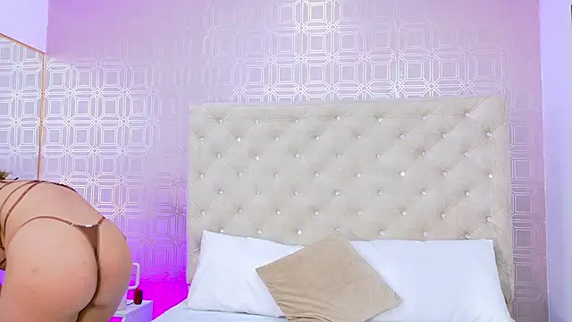 Snapshot of Sara_Desire chatting on 09/12/25, 12:16 Sara Desire online show from 09/12/25, 12:16