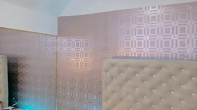 Snapshot of Sara_Desire chatting on 09/13/25, 12:16 Sara Desire online show from 09/13/25, 12:16