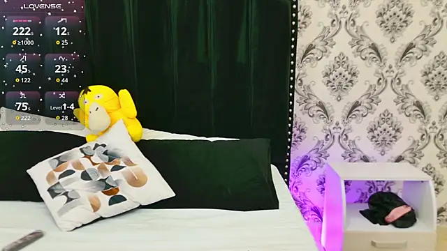 Snapshot of Sara_Desire chatting on 10/01/25, 03:23 Sara Desire online show from 10/01/25, 03:23