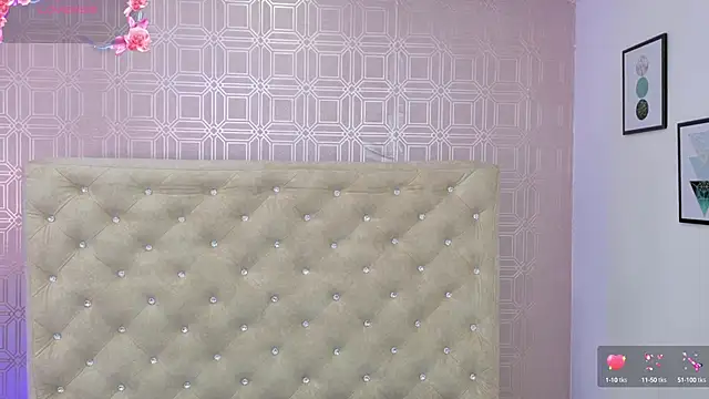 Snapshot of Sara_Desire chatting on 10/12/25, 12:37 Sara Desire online show from 10/12/25, 12:37