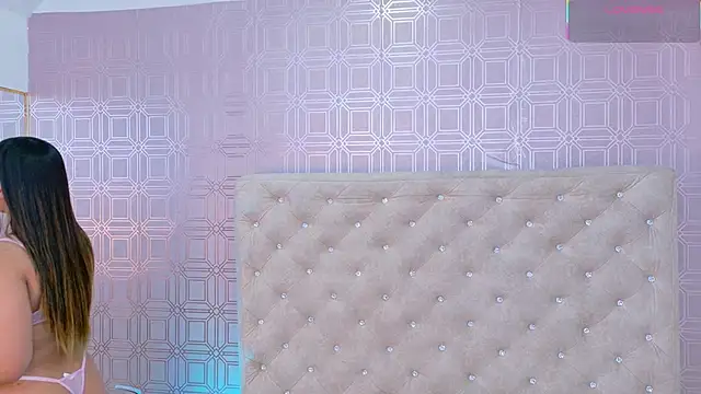 Snapshot of Sara_Desire chatting on 11/23/25, 12:16 Sara Desire online show from 11/23/25, 12:16