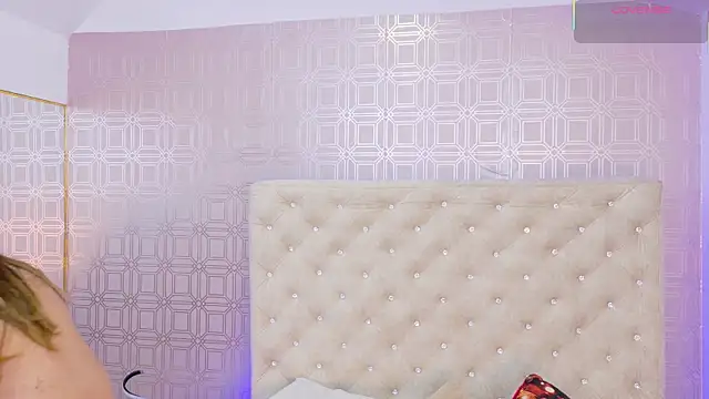 Snapshot of Sara_Desire chatting on 11/26/25, 03:24 Sara Desire online show from 11/26/25, 03:24