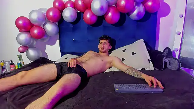 Ari and loggan online show from 12/17/24, 12:23