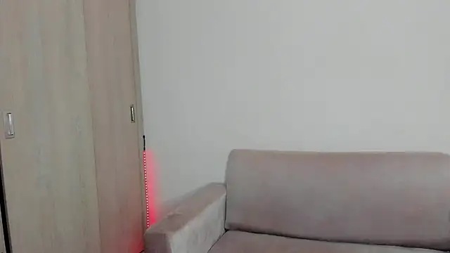 Snapshot of Lilacutte_ chatting on 01/28/25, 08:36 Lilacutte online show from 01/28/25, 08:36