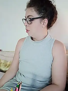 Snapshot of Malka_Burning chatting on 12/14/24, 11:01 Malka Burning online show from 12/14/24, 11:01