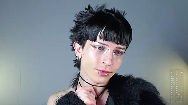 Snapshot of succubot chatting on 11/28/25, 11:13 succubot online show from 11/28/25, 11:13