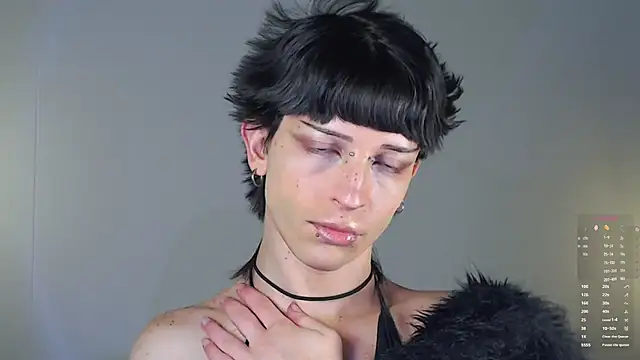 Snapshot of succubot chatting on 12/04/25, 10:02 succubot online show from 12/04/25, 10:02