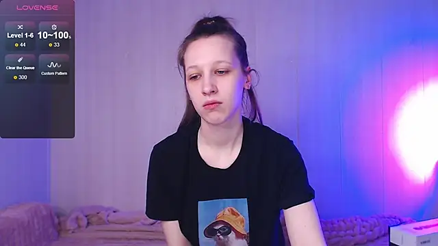 Snapshot of ur_kitty__ chatting on 12/17/25, 09:04 ur kitty online show from 12/17/25, 09:04