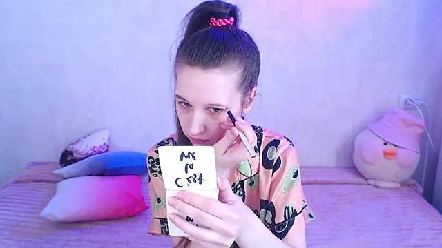 Snapshot of ur_kitty__ chatting on 02/14/26, 05:04 ur kitty online show from 02/14/26, 05:04