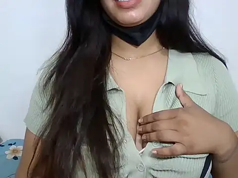 Snapshot of sparkling_queen chatting on 01/25/25, 03:30 sparkling queen online show from 01/25/25, 03:30