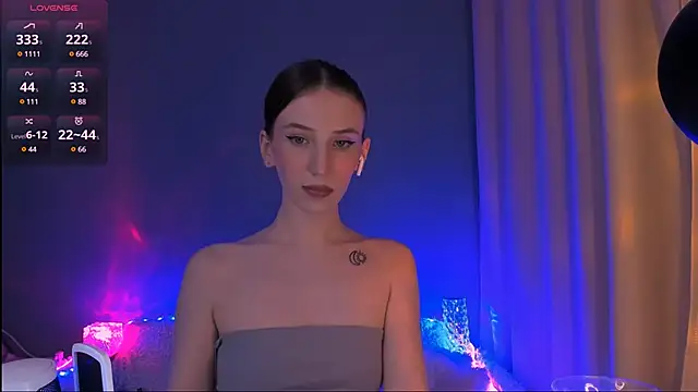 ellaamber online show from 12/17/24, 12:01