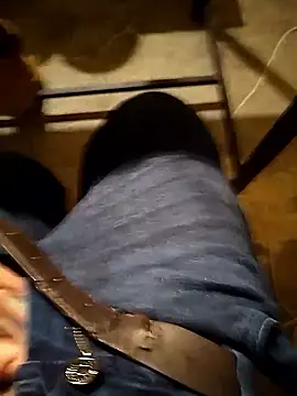 Snapshot of A_man_in_public chatting on 01/10/26, 07:59 A man in public online show from 01/10/26, 07:59