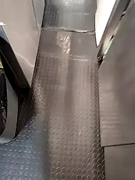 Snapshot of A_man_in_public chatting on 01/15/26, 02:32 A man in public online show from 01/15/26, 02:32