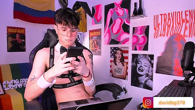 Snapshot of cinnamon_boyxxx chatting on 02/05/25, 04:06 cinnamon boyxxx online show from 02/05/25, 04:06