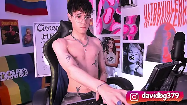 Snapshot of cinnamon_boyxxx chatting on 03/09/25, 07:12 cinnamon boyxxx online show from 03/09/25, 07:12