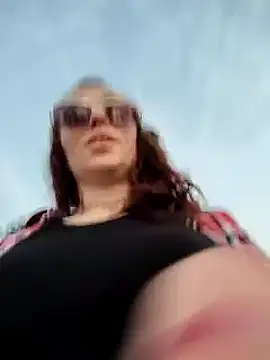 Snapshot of Genevieve143 chatting on 03/07/25, 12:37 Genevieve143 online show from 03/07/25, 12:37