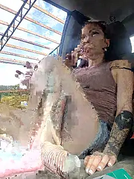 Snapshot of Genevieve143 chatting on 09/24/25, 05:27 Genevieve143 online show from 09/24/25, 05:27