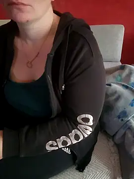 cruellaculdenfer67 online show from 10/03/25, 07:49