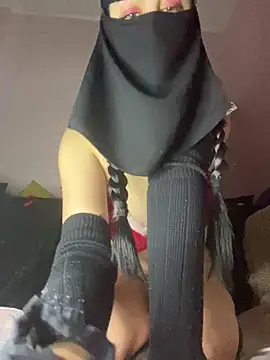 Snapshot of Jumanaa chatting on 02/13/26, 08:05 Jumanaa online show from 02/13/26, 08:05