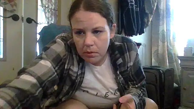 Snapshot of velvetta_ chatting on 10/21/25, 06:08 velvetta online show from 10/21/25, 06:08