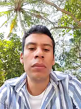 Snapshot of josehot151515 chatting on 10/08/25, 05:10 josehot151515 online show from 10/08/25, 05:10