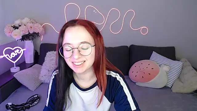 Mini Diva online show from 11/08/25, 09:09