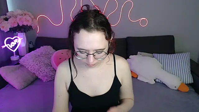 Mini Diva online show from 05/16/26, 10:36