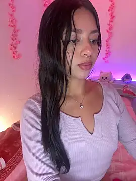 Snapshot of AliceJovovich chatting on 12/03/24, 05:45 AliceJovovich online show from 12/03/24, 05:45