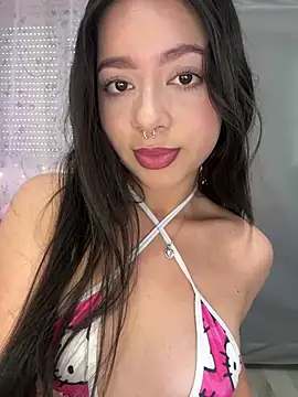 Snapshot of AliceJovovich chatting on 01/10/25, 10:50 AliceJovovich online show from 01/10/25, 10:50