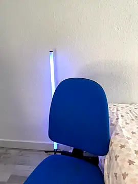 Snapshot of AliceJovovich chatting on 10/08/25, 10:13 AliceJovovich online show from 10/08/25, 10:13