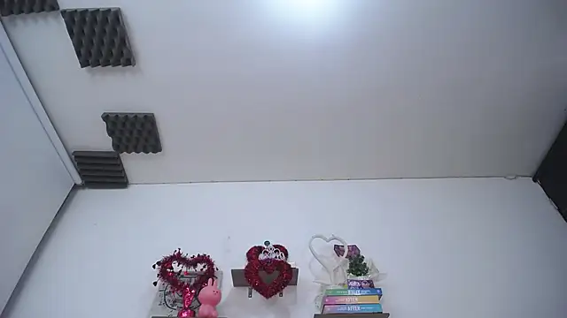 luly pink online show from 12/20/24, 10:27