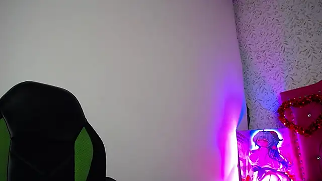 luly pink online show from 09/13/25, 04:34