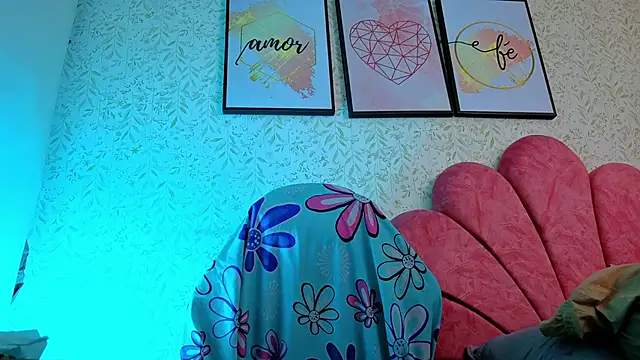 luly pink online show from 06/23/26, 05:05