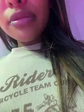VictoireFeller online show from 05/16/26, 03:03