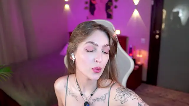 Kamila icee online show from 05/07/26, 08:25