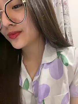 Krixxi22 online show from 03/12/25, 02:34