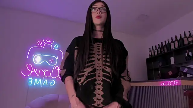 Bonnie Luxury online show from 10/23/25, 05:18