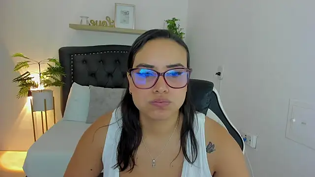 Snapshot of zoe_danae_ chatting on 01/17/25, 12:10 zoe danae online show from 01/17/25, 12:10