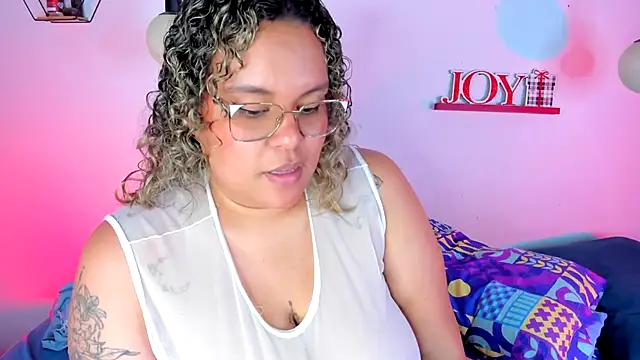 monicabbw  online show from 03/04/25, 11:43