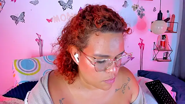 monicabbw  online show from 09/30/25, 12:26