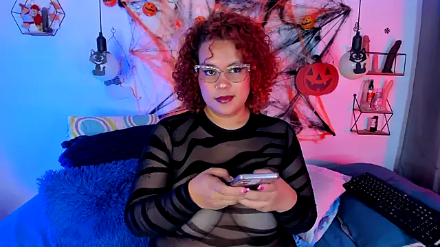 monicabbw  online show from 10/25/25, 01:02