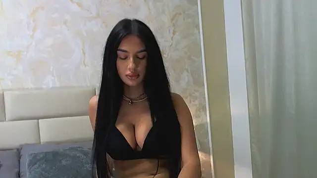 Snapshot of LuanaDess chatting on 03/21/25, 07:46 LuanaDess online show from 03/21/25, 07:46