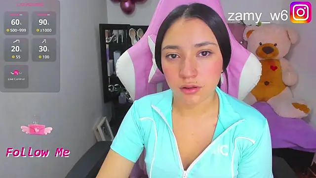 Snapshot of karla_cute01 chatting on 12/19/25, 04:08 karla cute01 online show from 12/19/25, 04:08